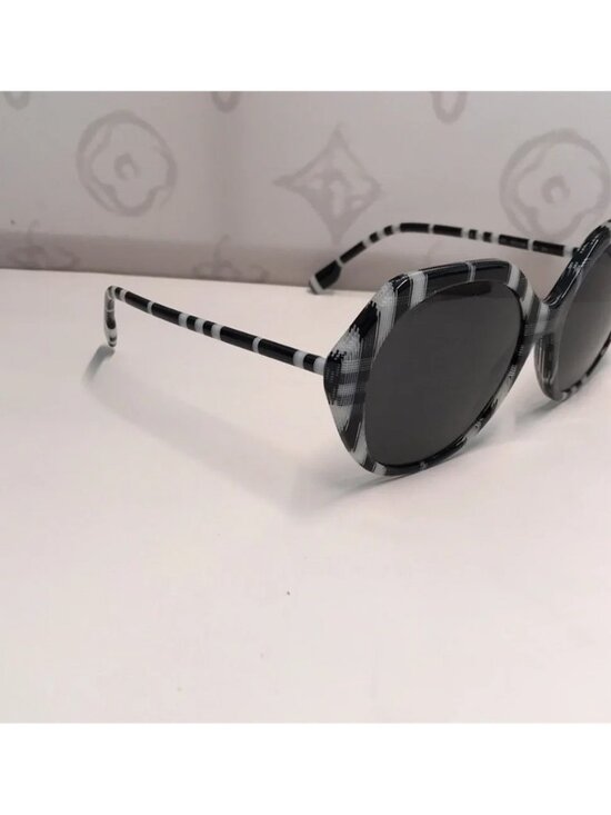 Stylish Black and White Checkered Sunglasses BE4375 4953 main image 6